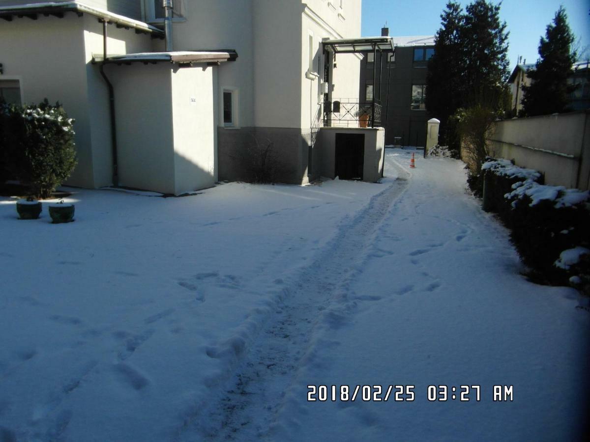 Iwona Hostel - Budget Rooms With Private Bathrooms 소포트 외부 사진
