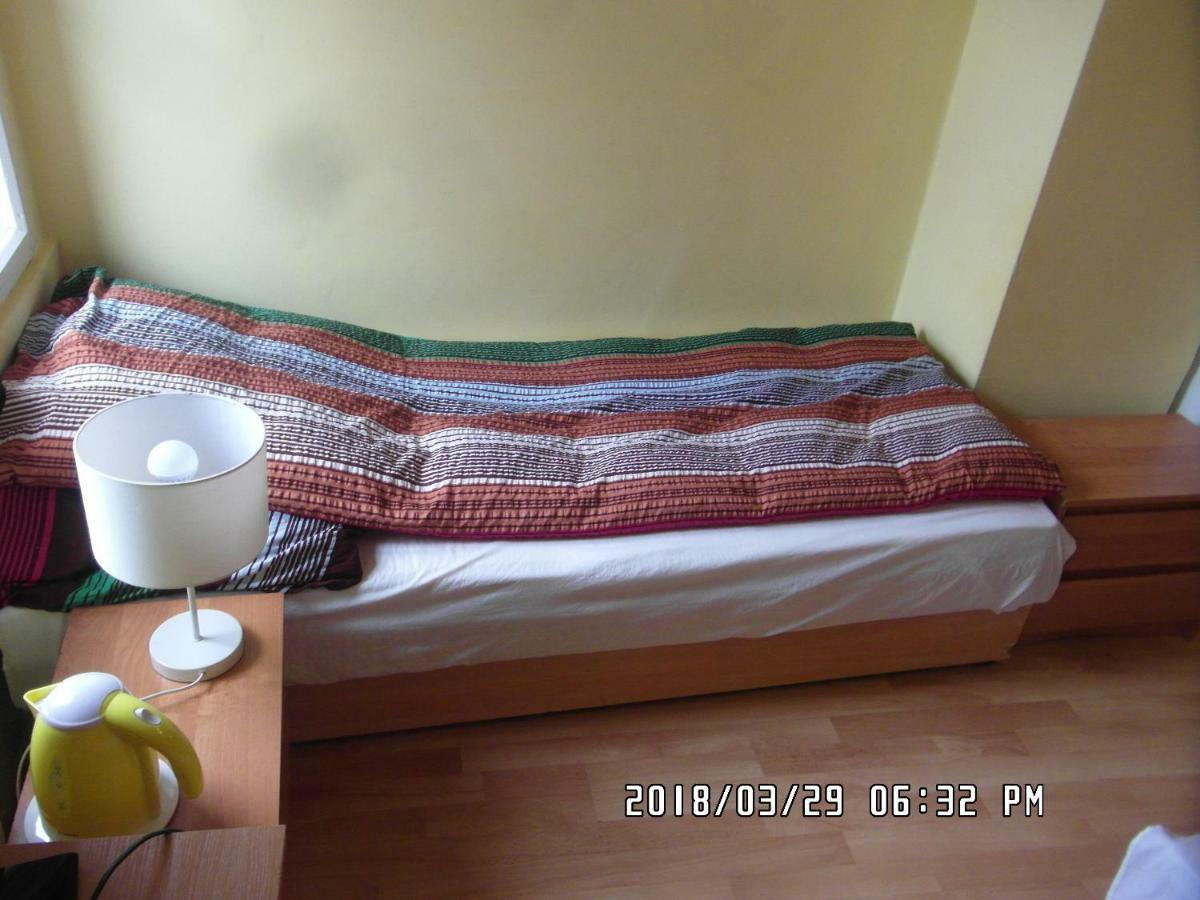 Iwona Hostel - Budget Rooms With Private Bathrooms 소포트 외부 사진