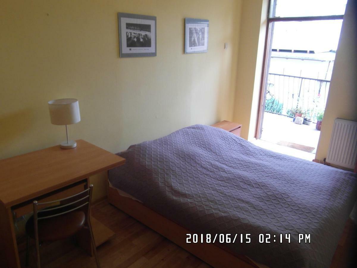 Iwona Hostel - Budget Rooms With Private Bathrooms 소포트 외부 사진